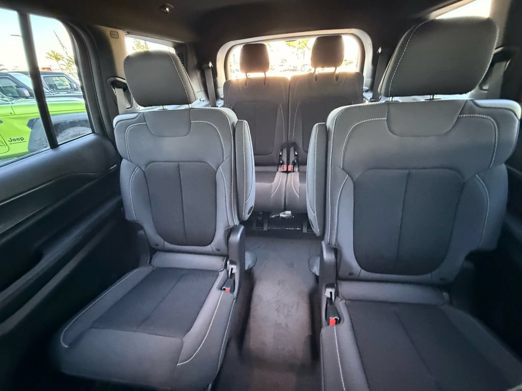 New 2026 Jeep Grand Cherokee L Laredo AWD/4WD image 24