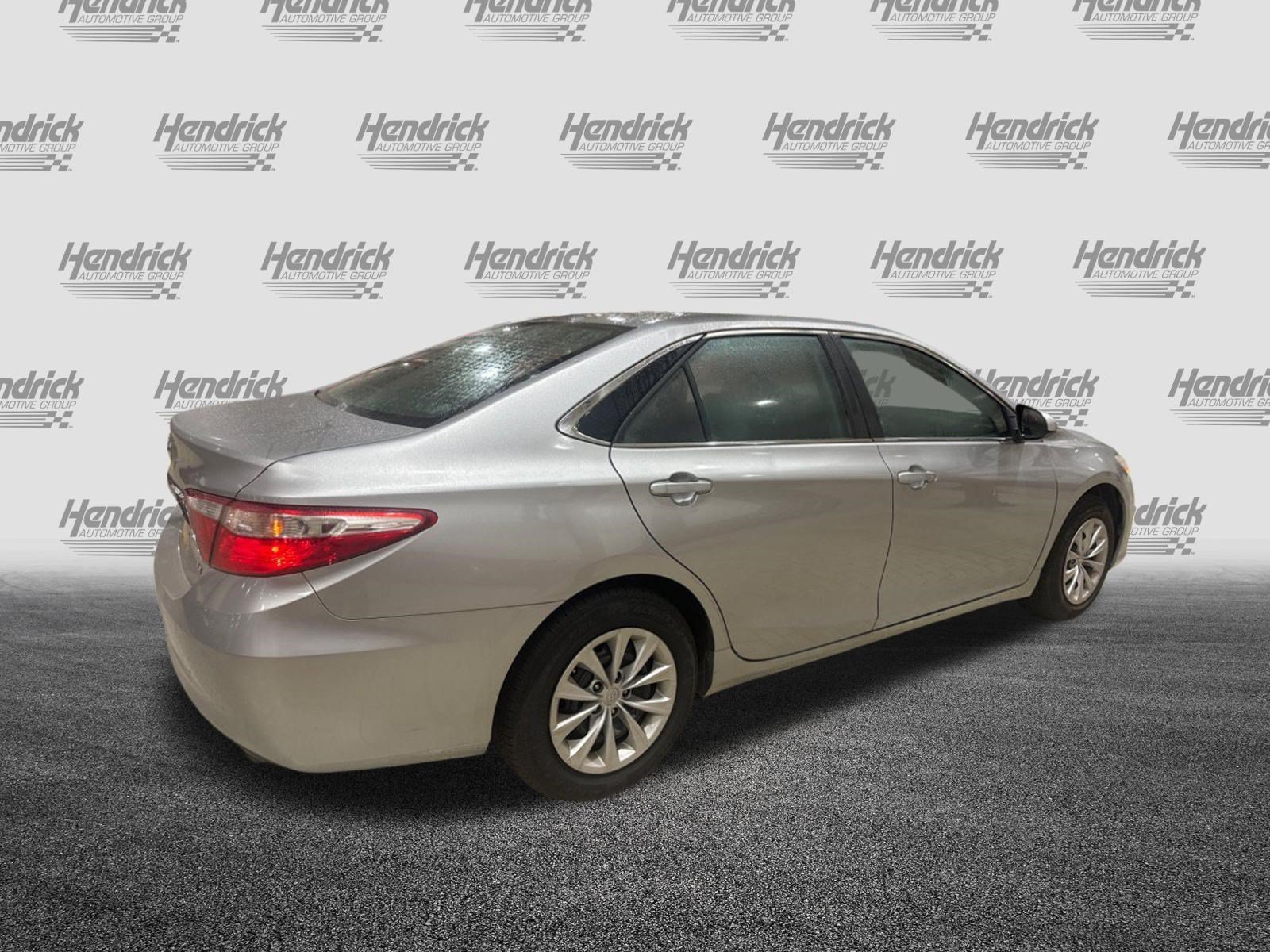 Used 2017 Toyota Camry LE FWD image 11