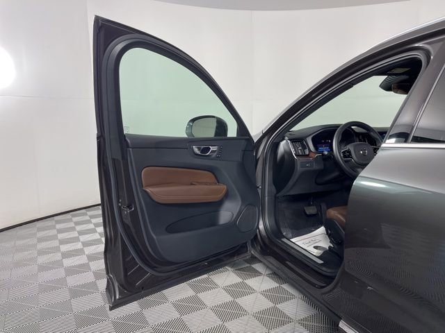 Used 2023 Volvo XC60 B5 Plus w/ Protection Package Premier FWD image 16