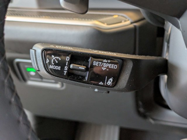 Used 2025 Porsche Cayenne Turbo AWD/4WD image 27