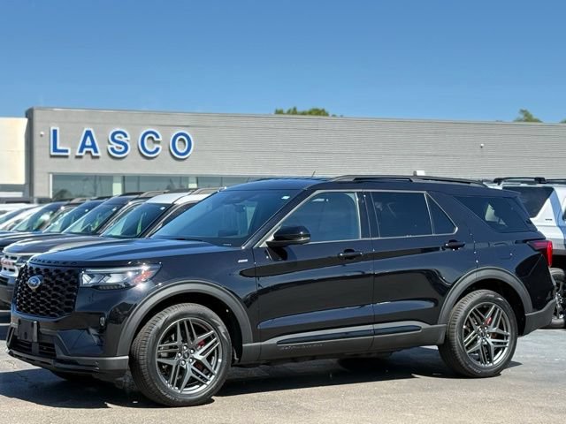 Used 2025 Ford Explorer ST-Line w/ ST-Line Street Pack AWD/4WD image 1
