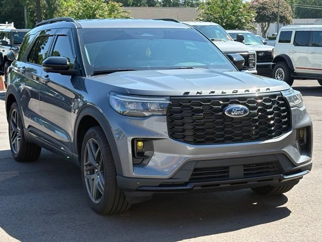 Used 2025 Ford Explorer ST-Line w/ Premium Package RWD image 7