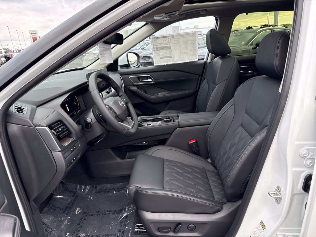 New 2026 Nissan Rogue Platinum w/ Platinum Premium Package AWD/4WD image 4