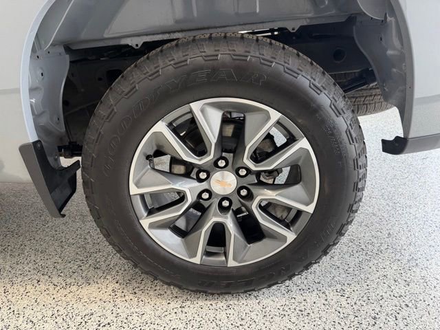 Used 2024 Chevrolet Silverado 1500 LT AWD/4WD image 32