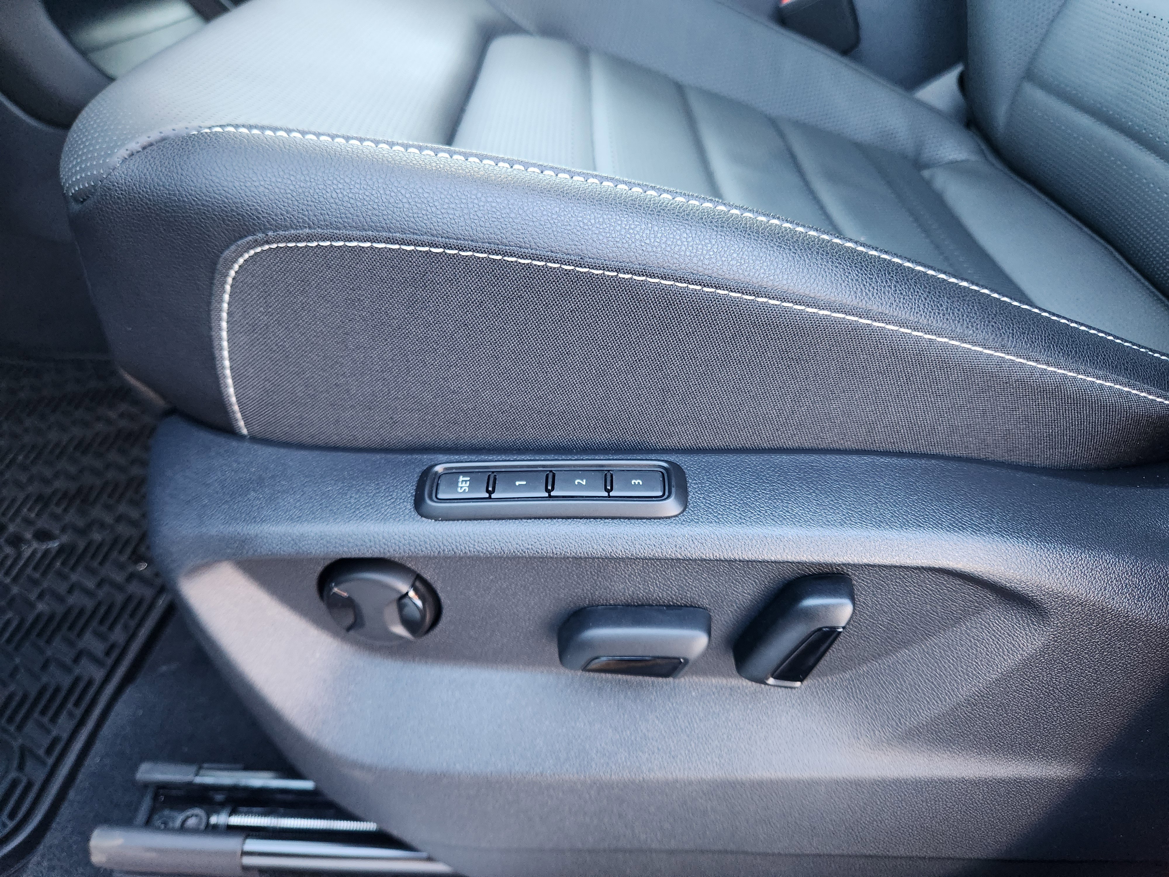 New 2026 Volkswagen Atlas SEL image 14