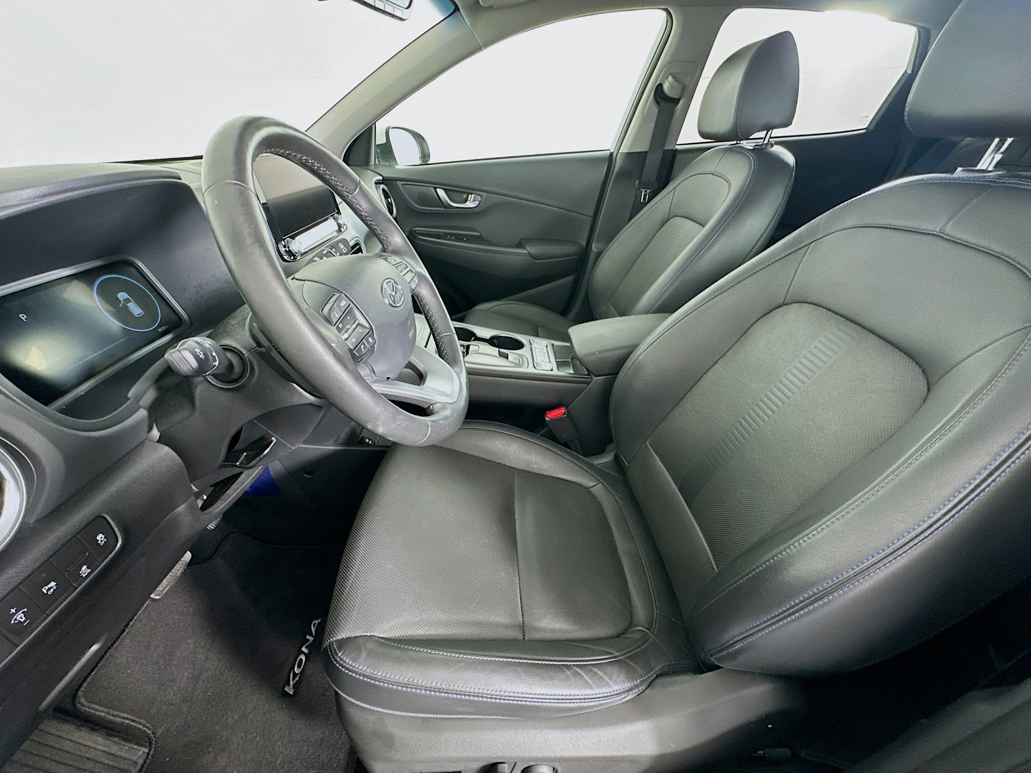 Used 2023 Hyundai Kona Limited FWD image 13