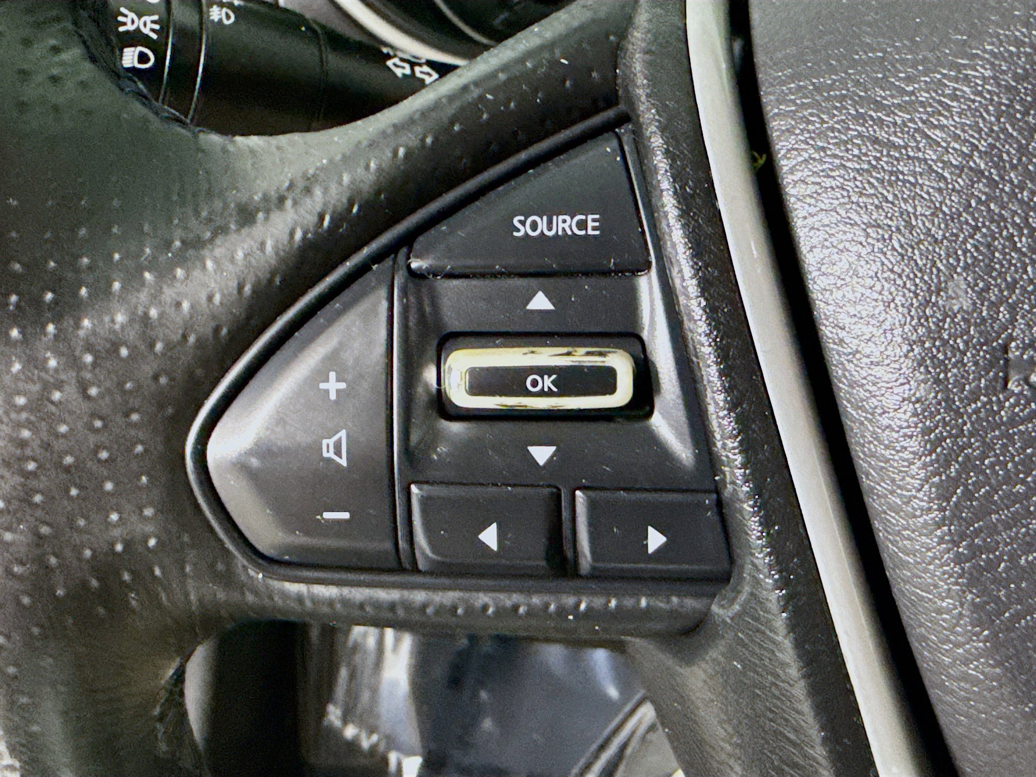 Used 2017 Nissan Maxima 3.5 S image 14