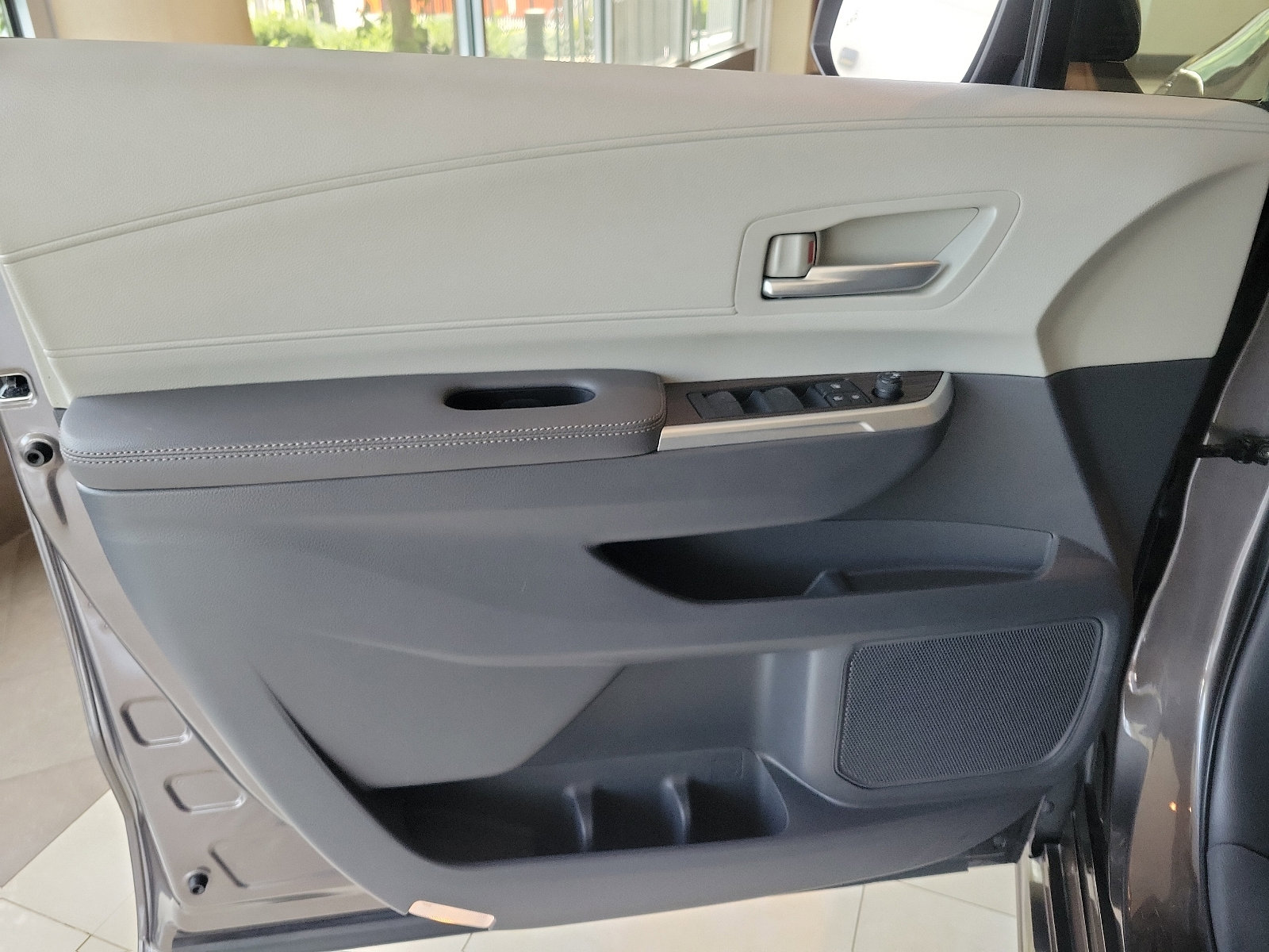 Certified 2023 Toyota Sienna XLE image 12