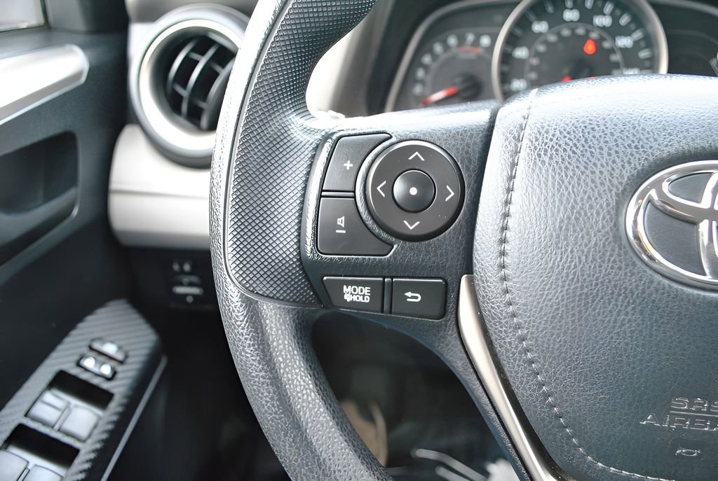 Used 2015 Toyota RAV4 LE image 25