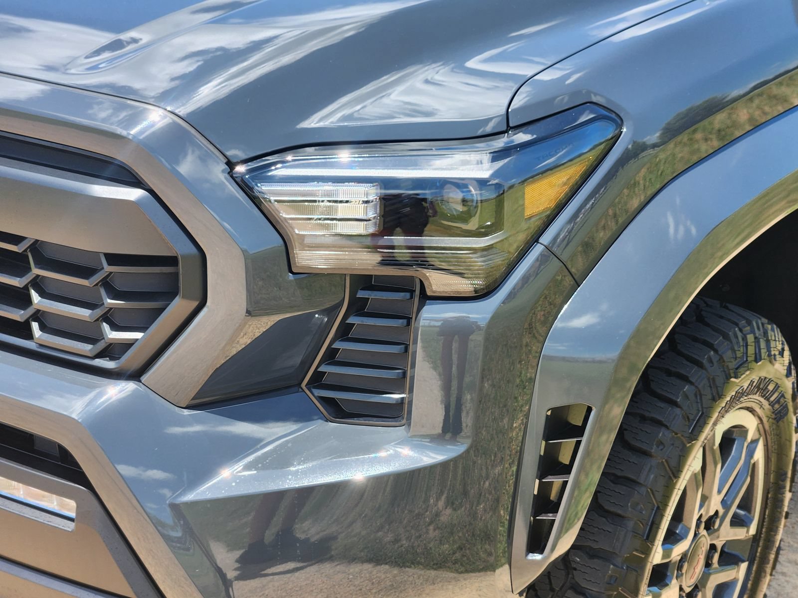 New 2026 Toyota Tacoma TRD Sport AWD/4WD image 9