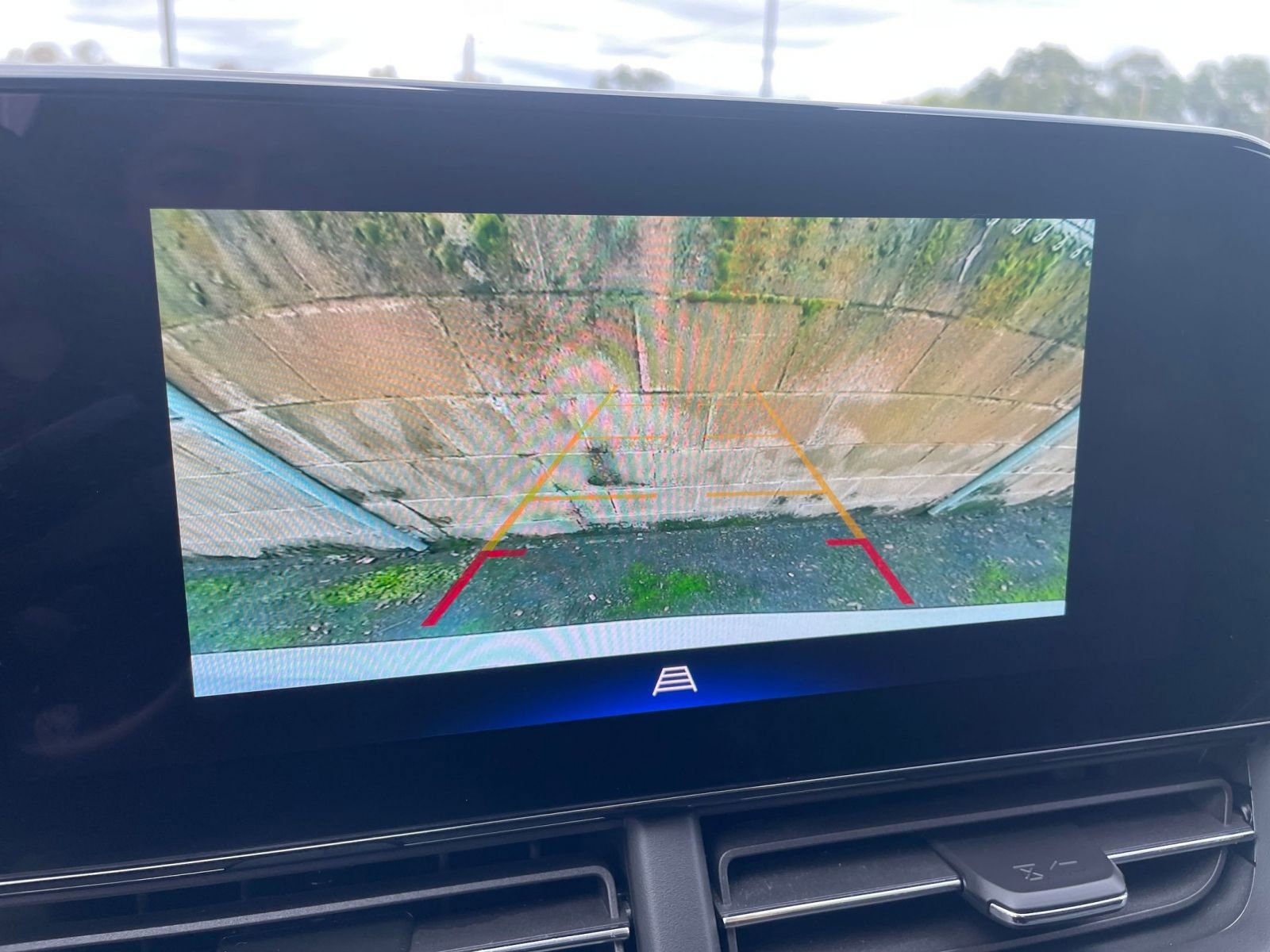 Used 2025 Chevrolet Trax LT image 17