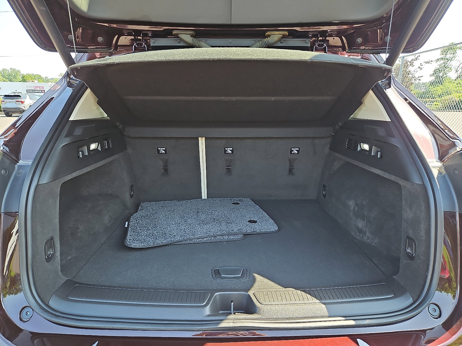 Certified 2022 Buick Envision Avenir w/ Technology Package II image 28