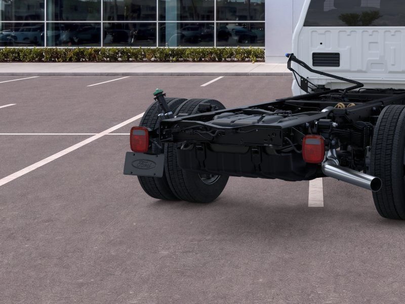 New 2026 Ford F550 2WD Regular Cab Super Duty image 32
