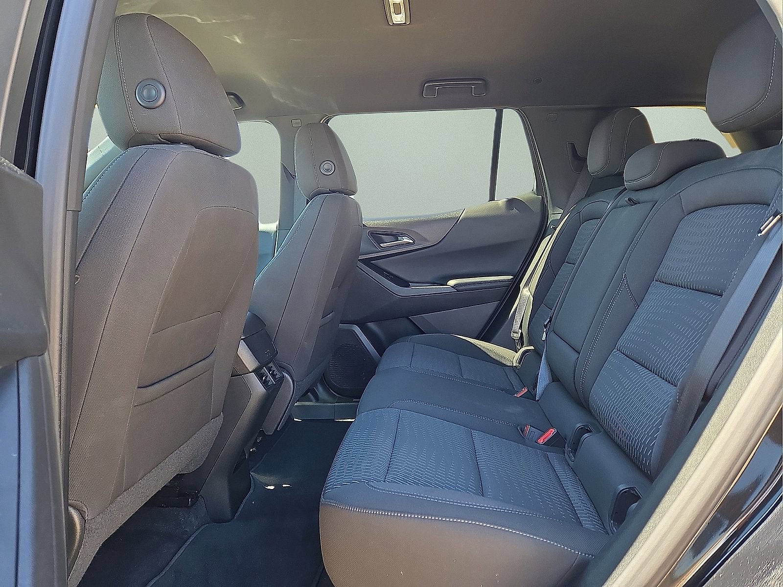 Used 2025 Chevrolet Equinox LT AWD/4WD image 14