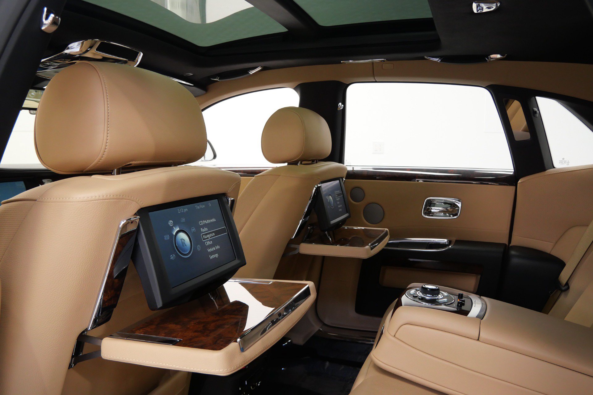 Used 2013 Rolls-Royce Ghost RWD image 25