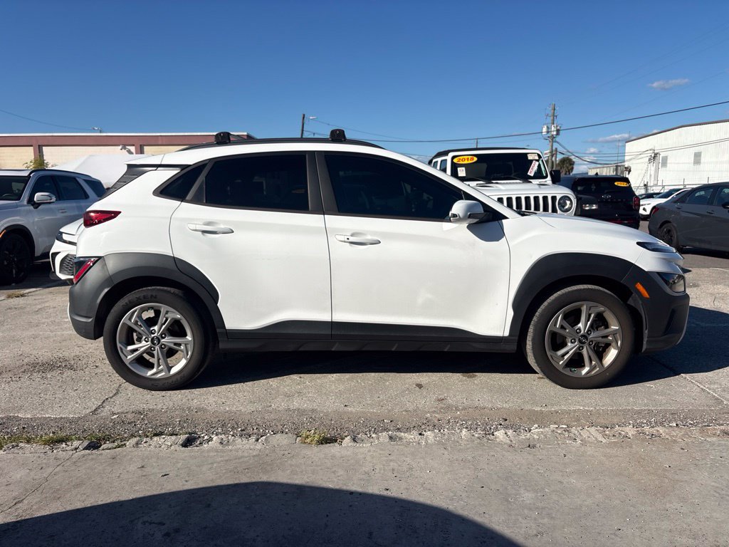 Used 2023 Hyundai Kona SEL FWD image 2