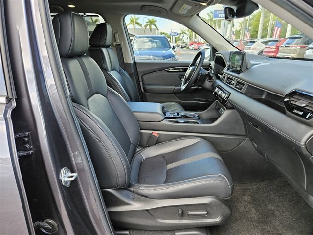 Used 2023 Honda Pilot Touring image 13
