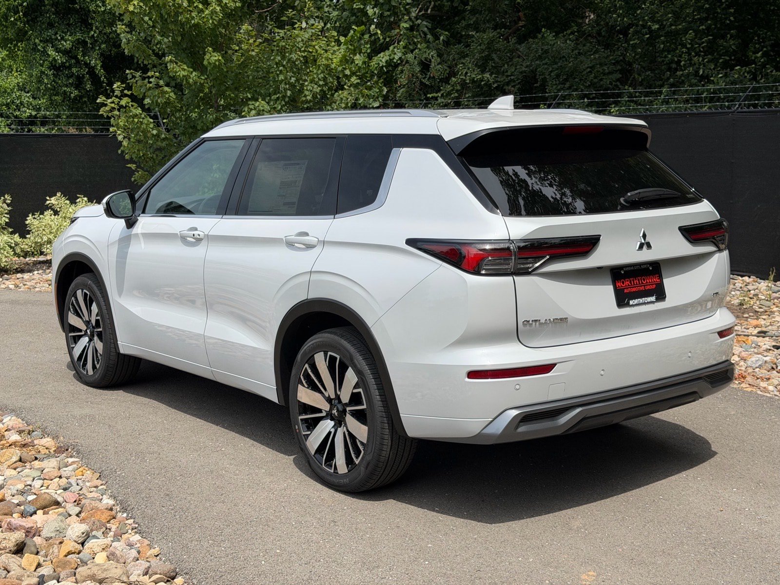 New 2026 Mitsubishi Outlander SEL AWD/4WD image 3