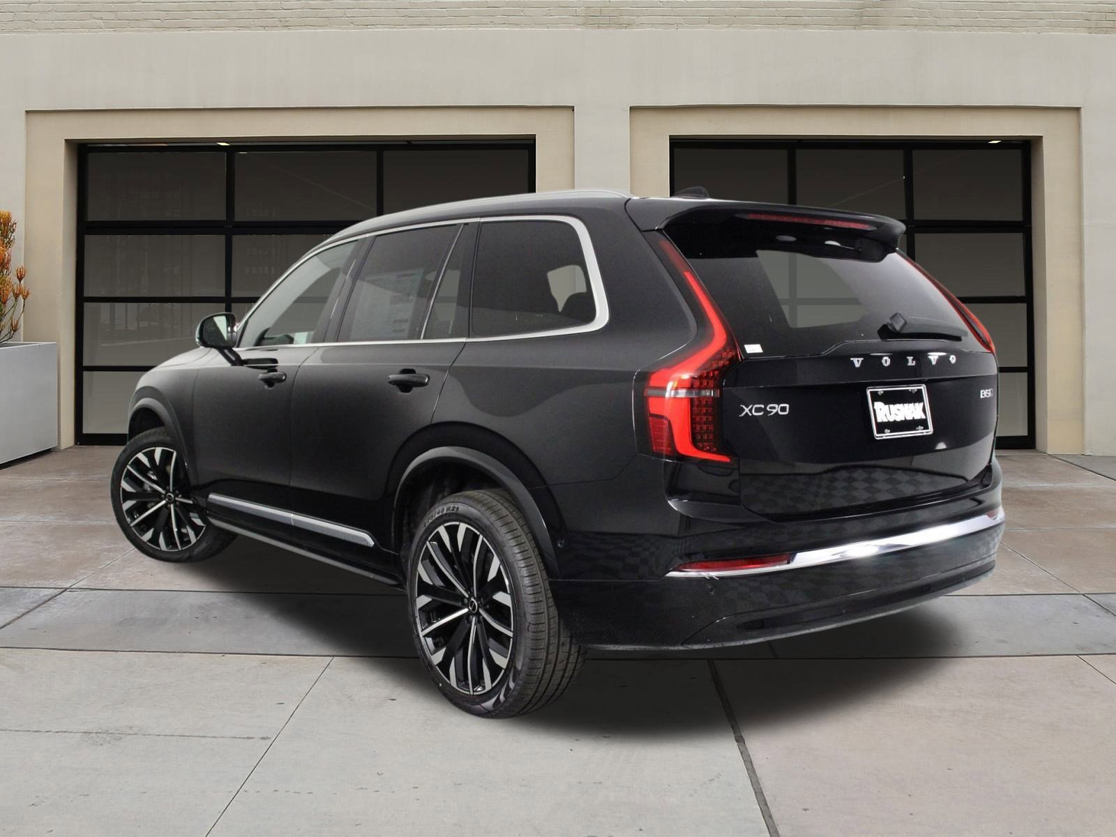 New 2026 Volvo XC90 B5 Plus image 3