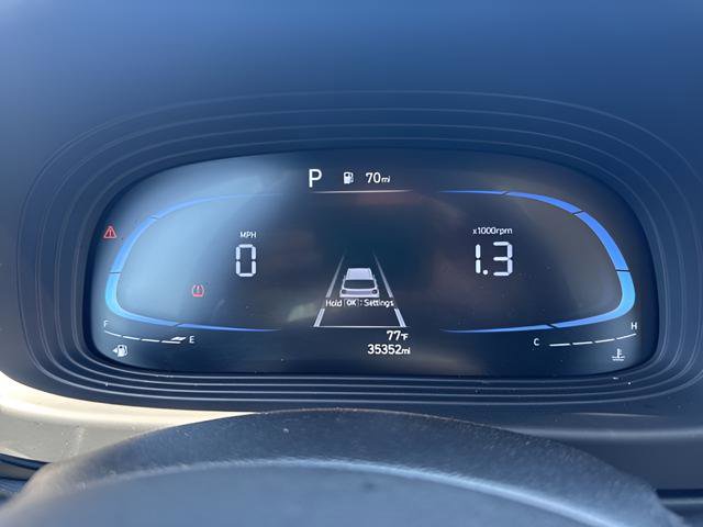 Used 2024 Hyundai Venue Limited image 18