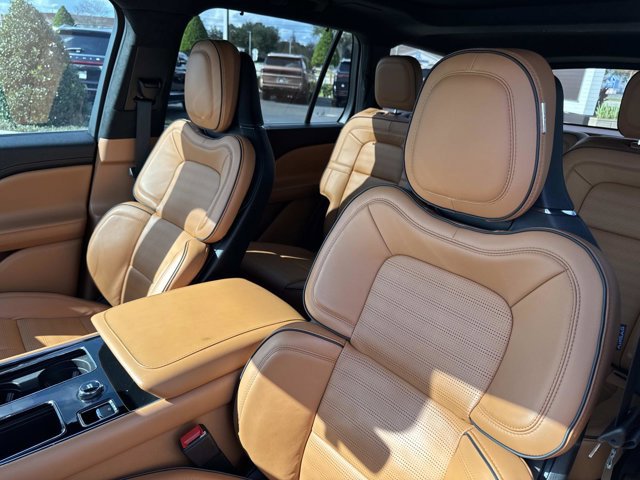 Certified 2024 Lincoln Aviator Black Label w/ Class IV Trailer Tow Package image 15