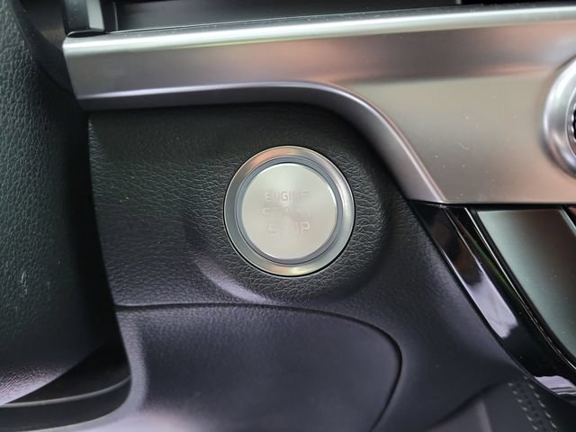 Certified 2025 Kia Telluride EX w/ EX Captain's Chair Package FWD image 17