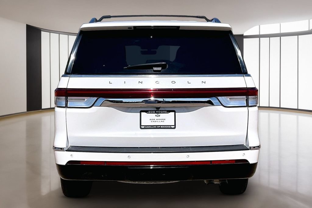 Used 2022 Lincoln Navigator Reserve AWD/4WD image 4