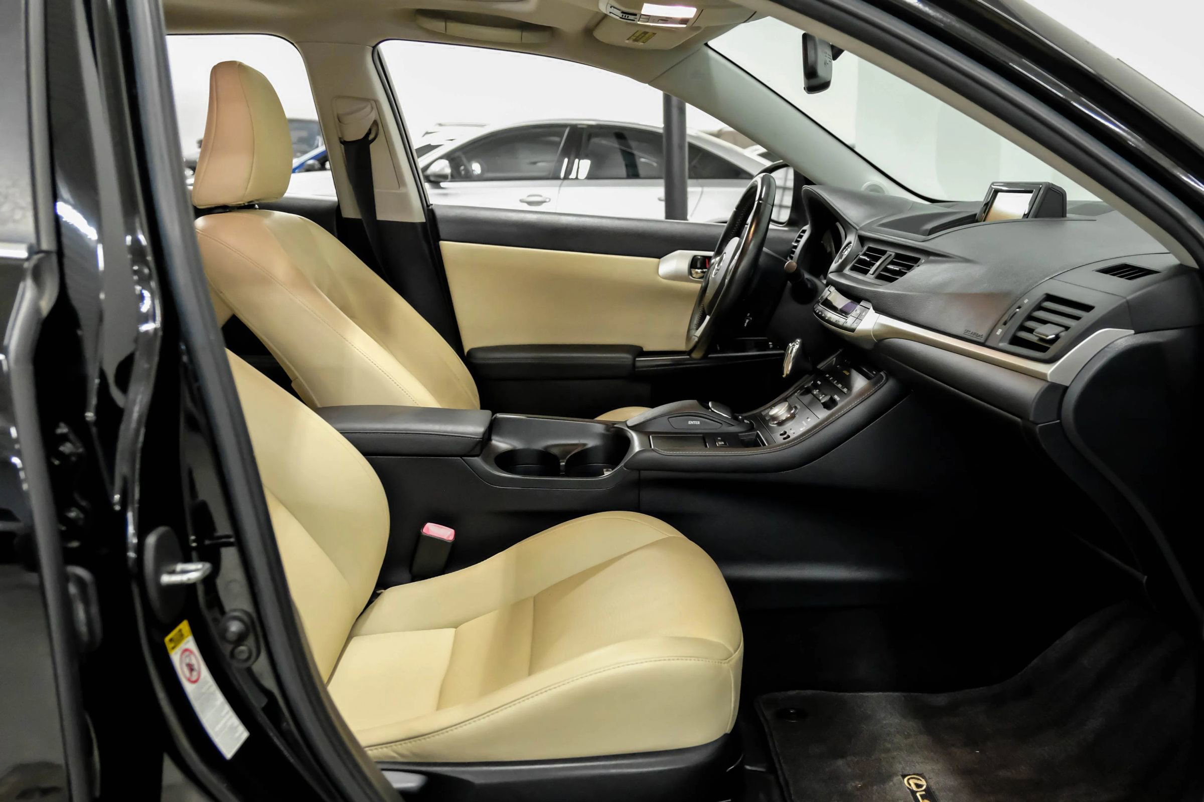 Used 2012 Lexus CT 200h Premium image 37