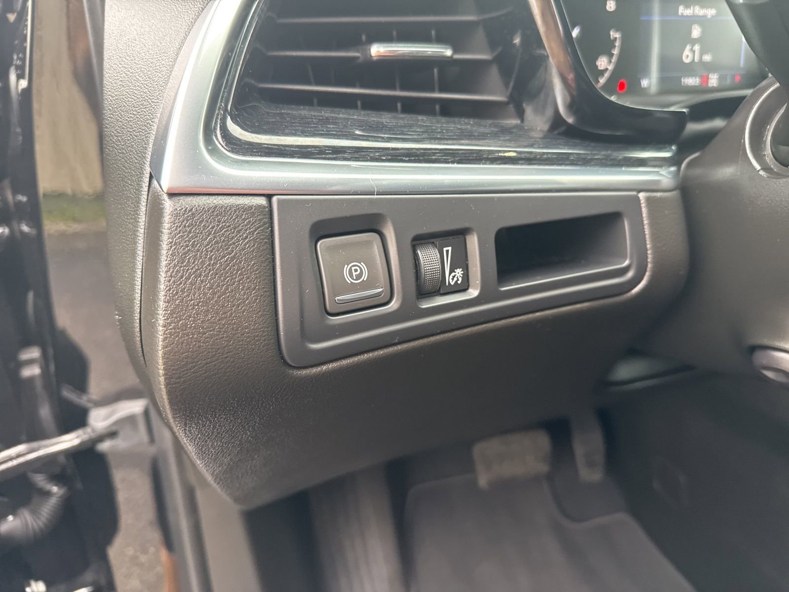 Used 2025 Cadillac XT5 Premium Luxury image 26