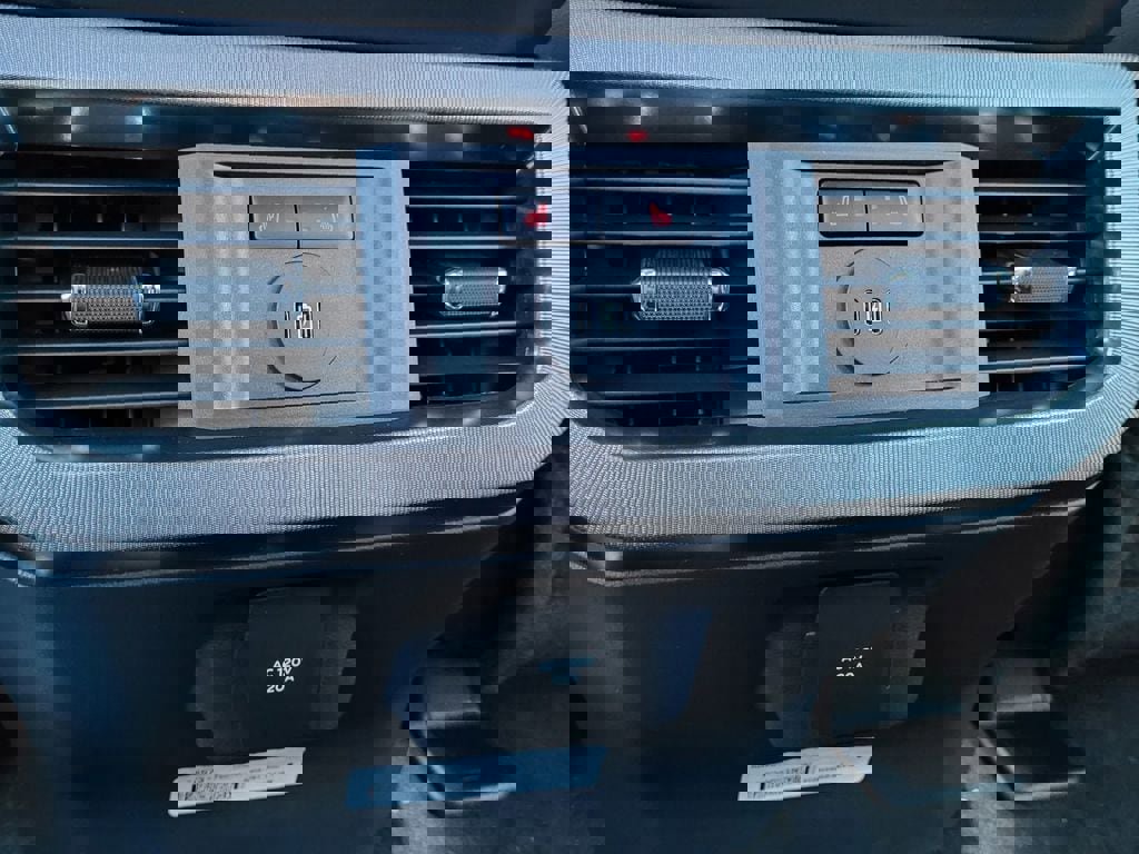 New 2025 Ford F250 Platinum image 33