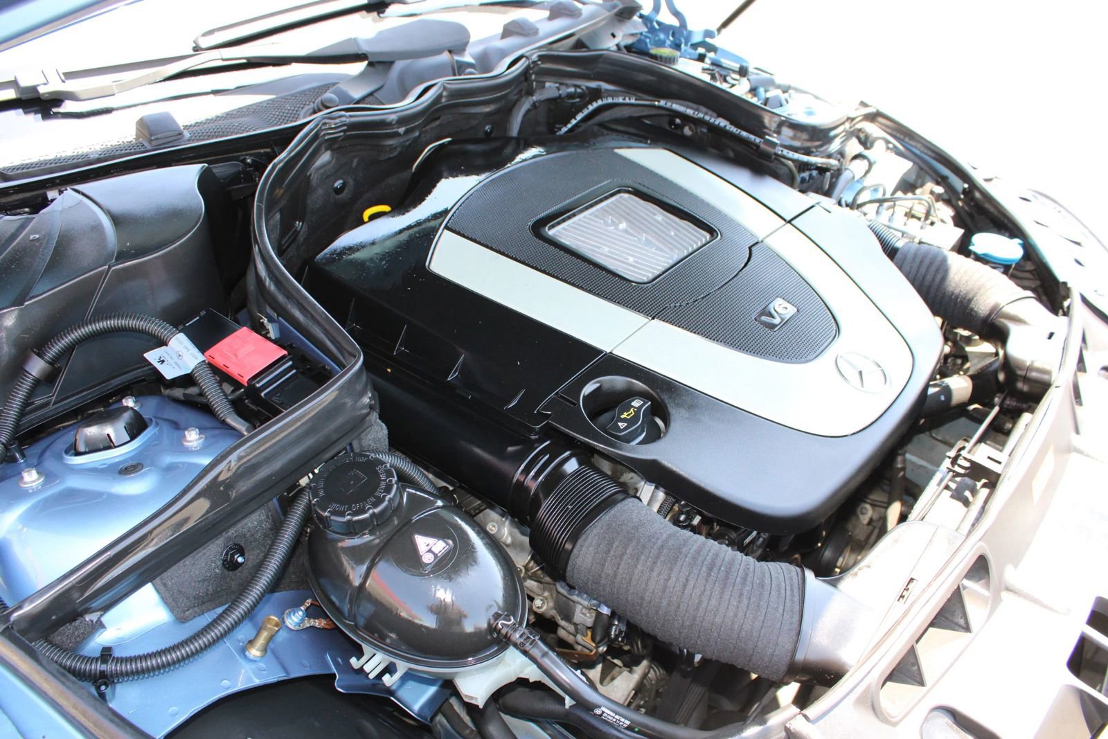 Used 2010 Mercedes-Benz C 300 Sedan image 32
