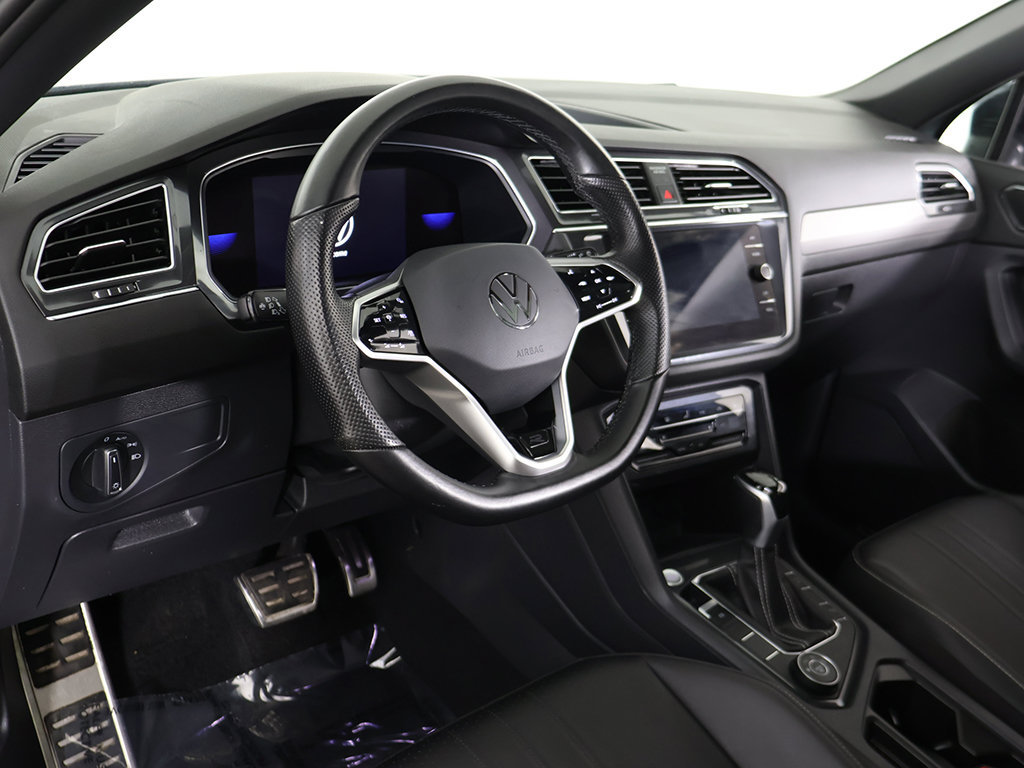 Certified 2023 Volkswagen Tiguan SE R-Line AWD/4WD image 28