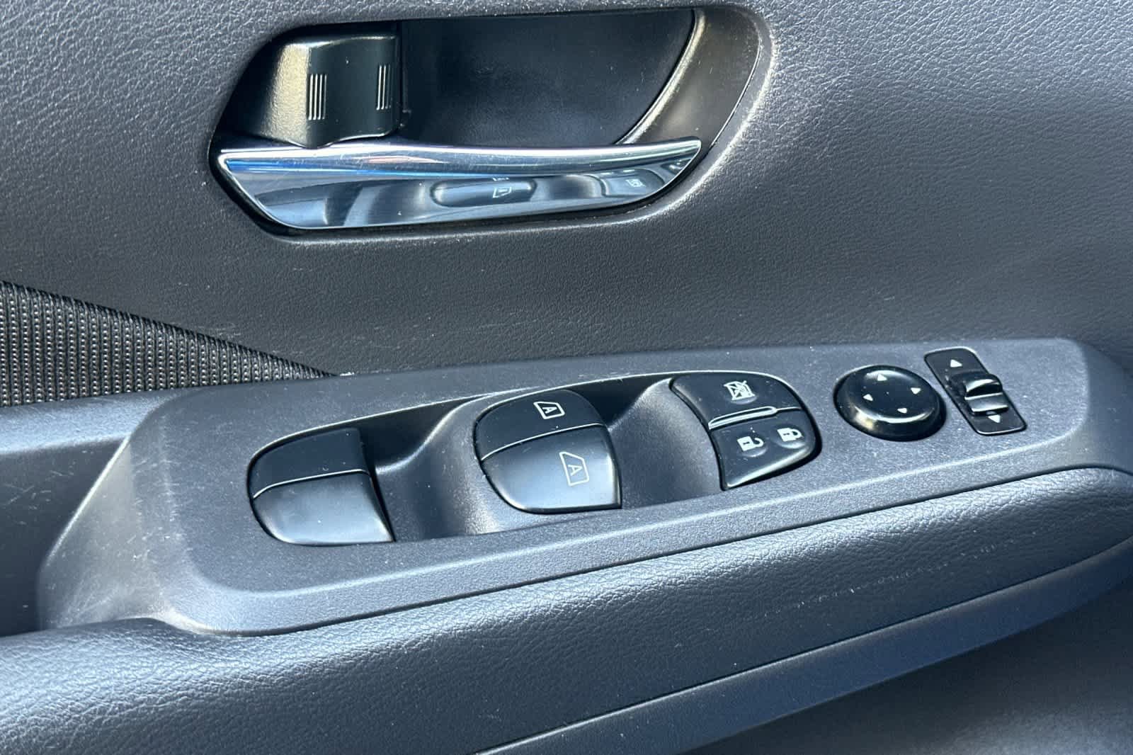 Used 2022 Nissan Kicks SV FWD image 13