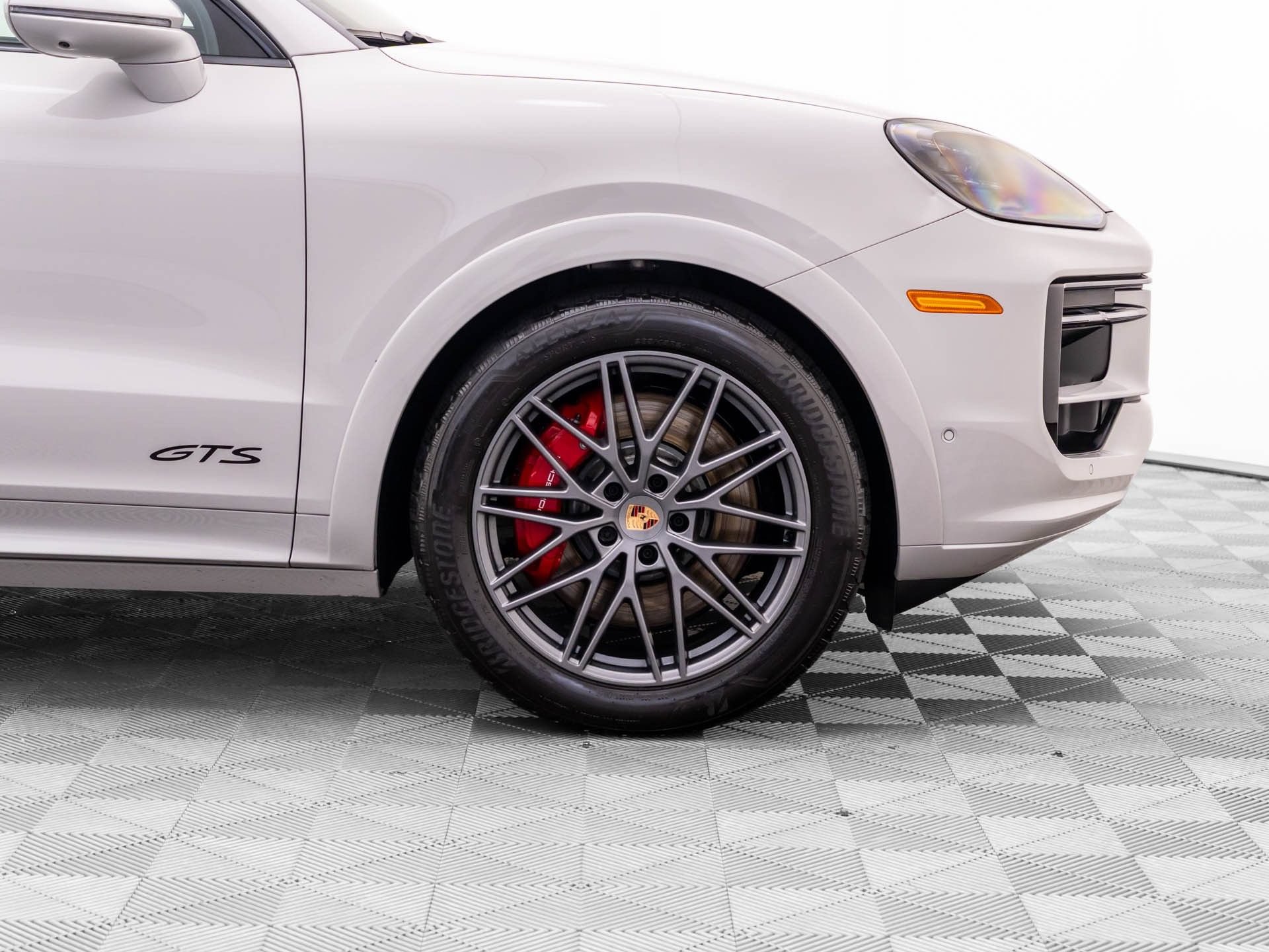 Used 2026 Porsche Cayenne GTS AWD/4WD image 40