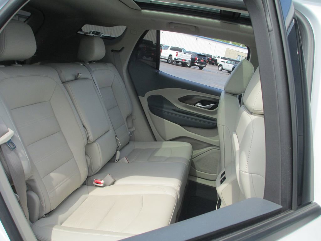 Used 2024 GMC Terrain Denali w/ Denali Premium Package AWD/4WD image 25