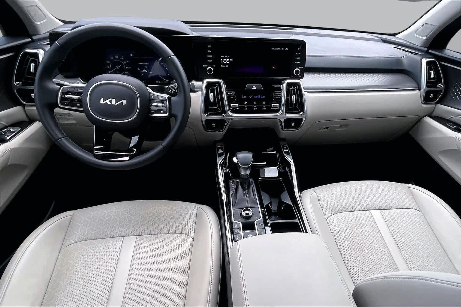 Used 2023 Kia Sorento SX AWD/4WD image 16