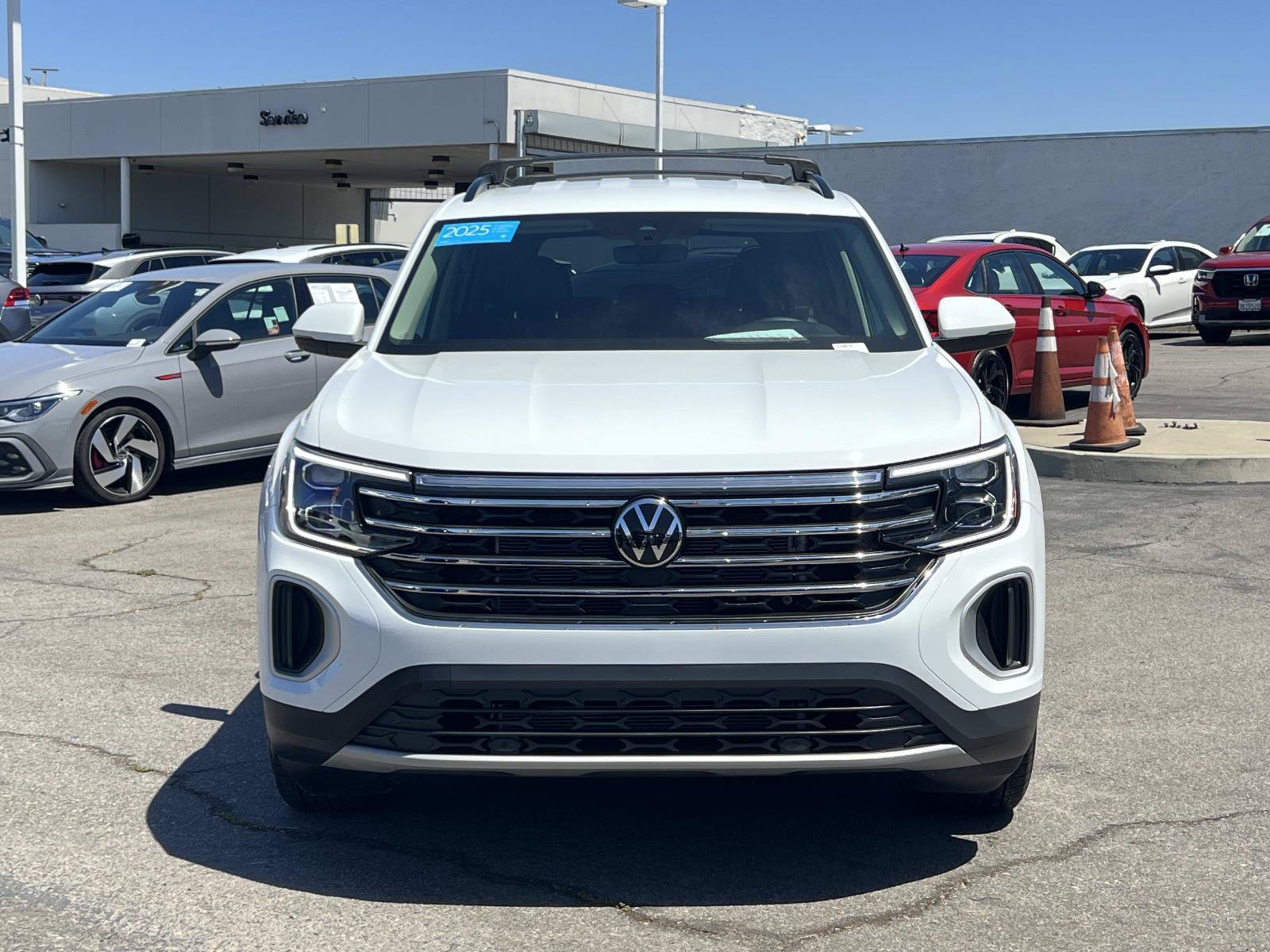 Certified 2025 Volkswagen Atlas SE FWD image 4
