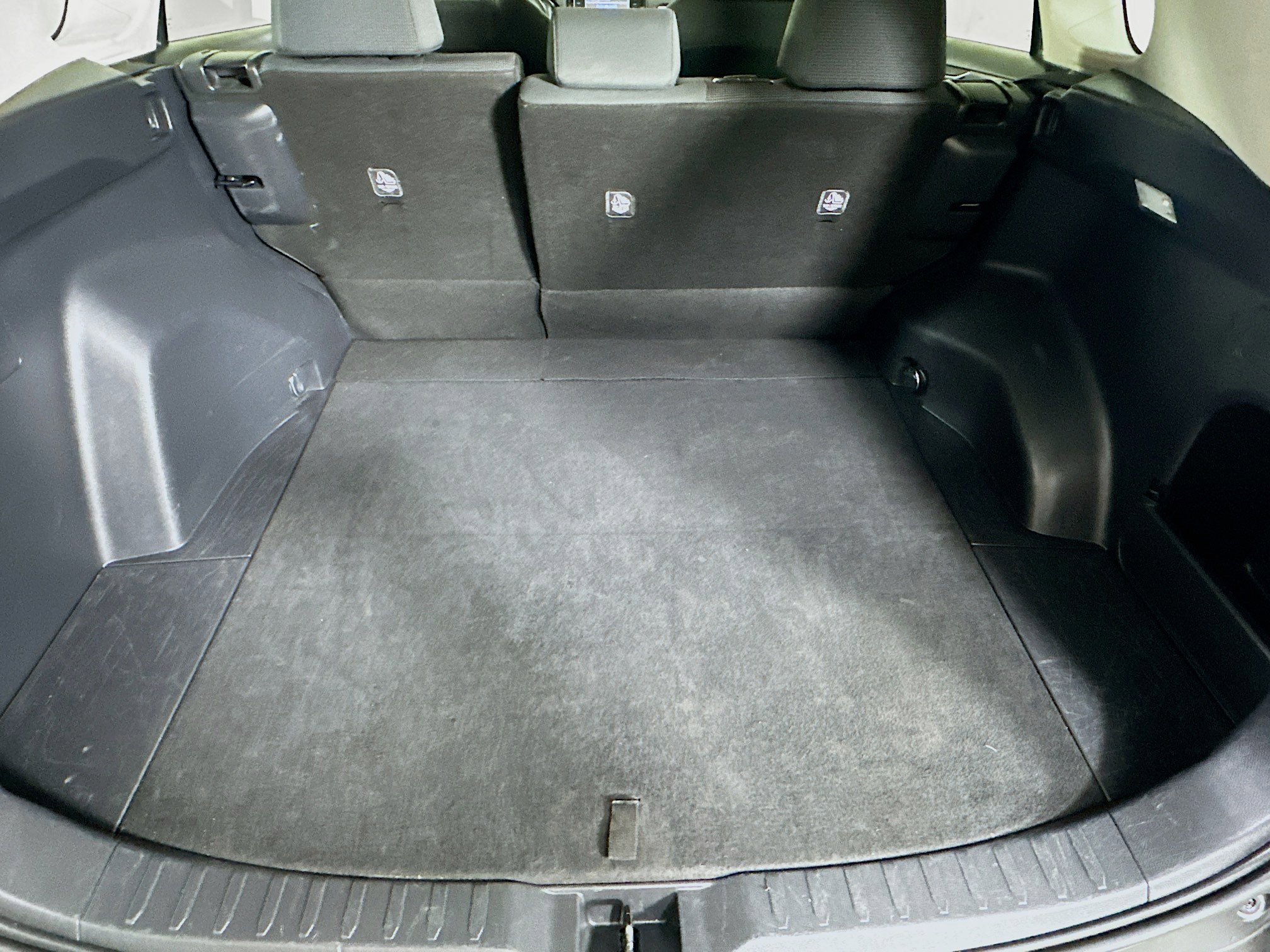 Used 2020 Toyota RAV4 LE FWD image 28