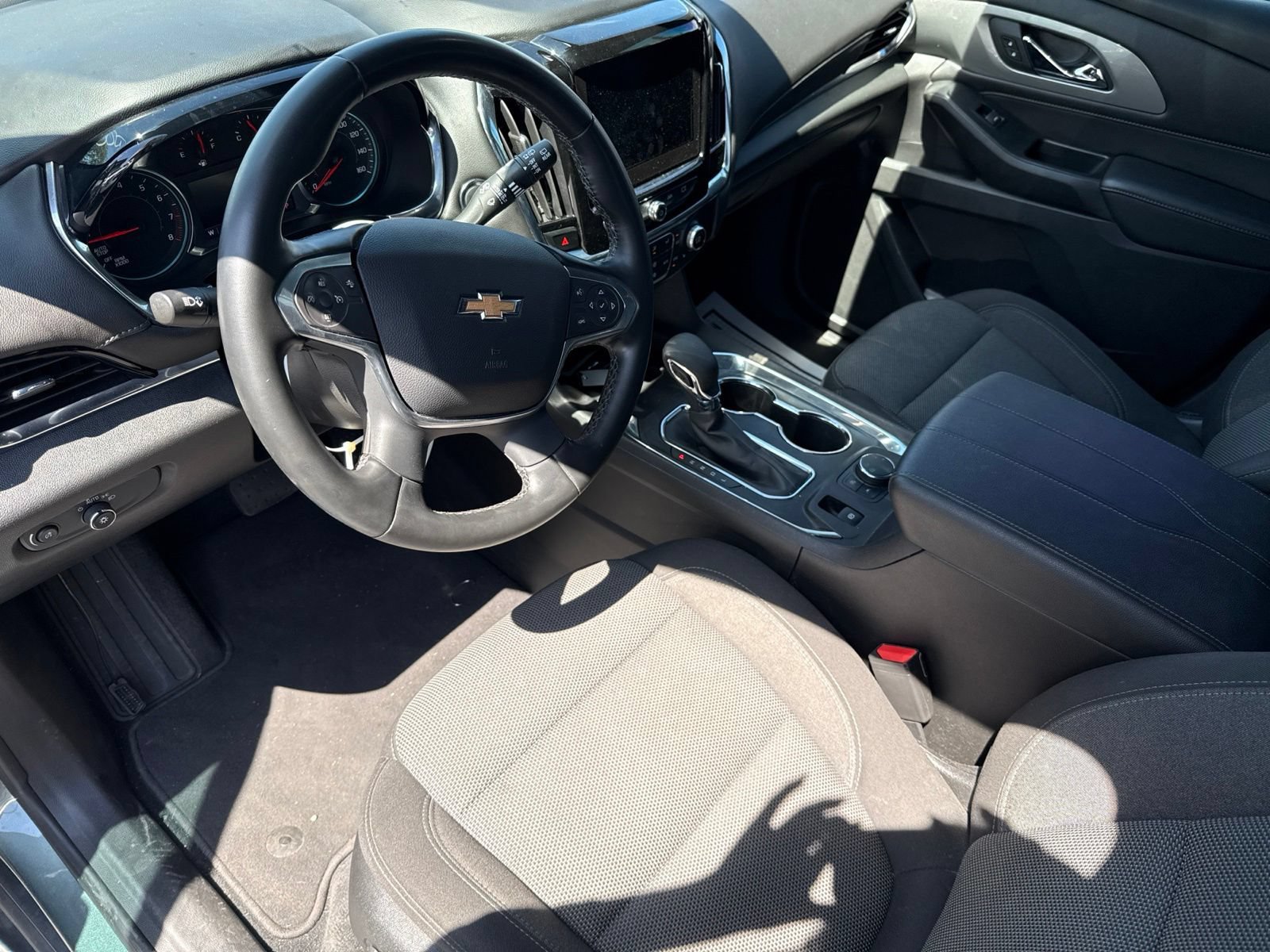 Used 2023 Chevrolet Traverse LT w/ LPO, Cargo Package AWD/4WD image 4