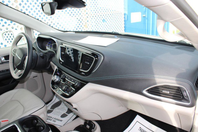 Used 2018 Chrysler Pacifica Limited w/ Advanced Safetytec Group image 13