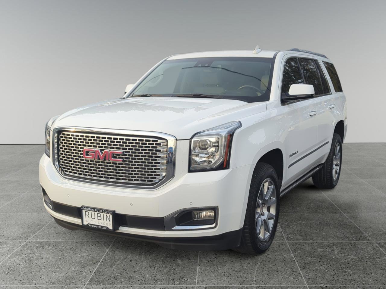Used 2017 GMC Yukon Denali w/ Open Road Package AWD/4WD image 3