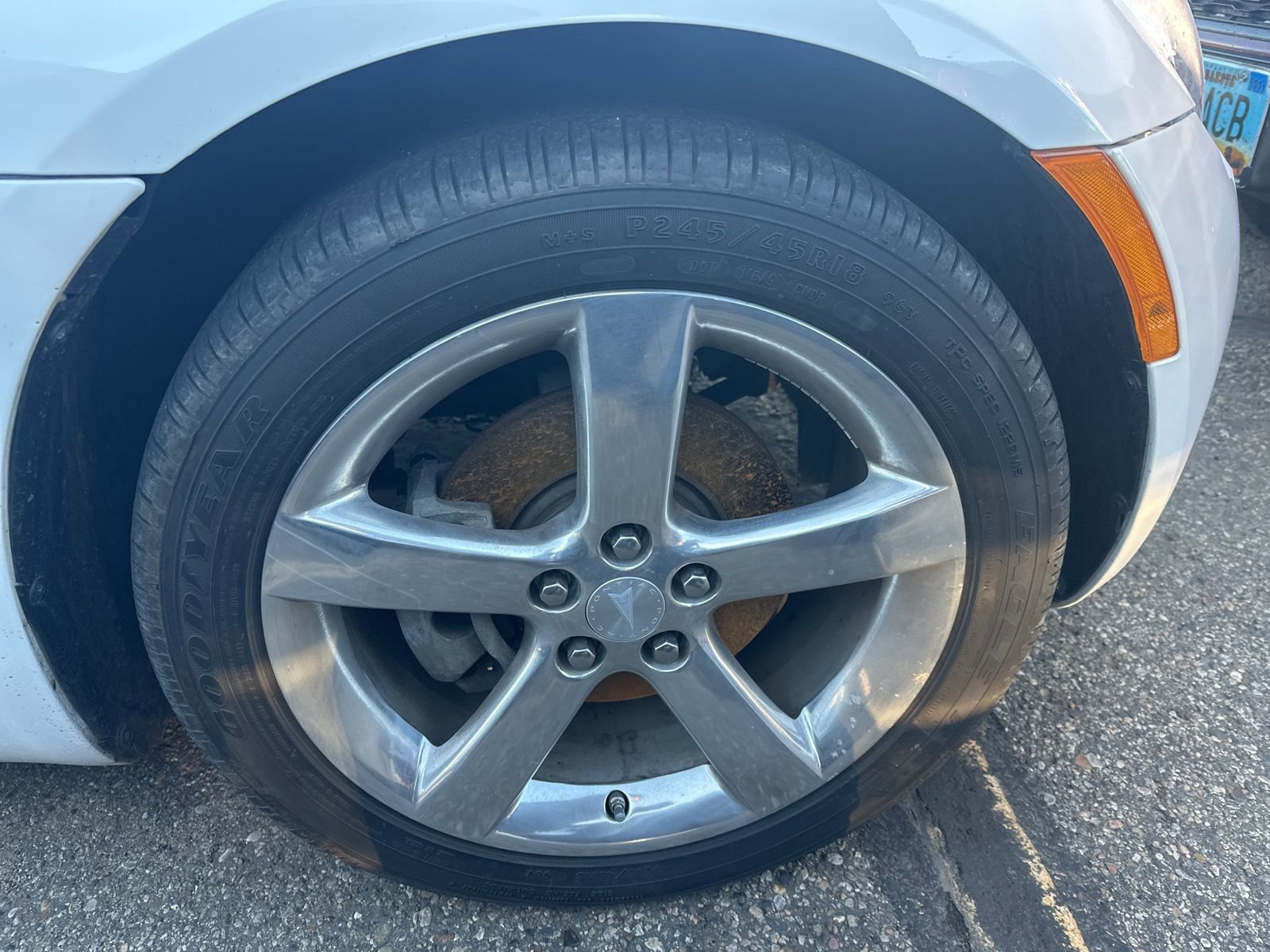 Used 2008 Pontiac Solstice Convertible w/ Premium Package image 3