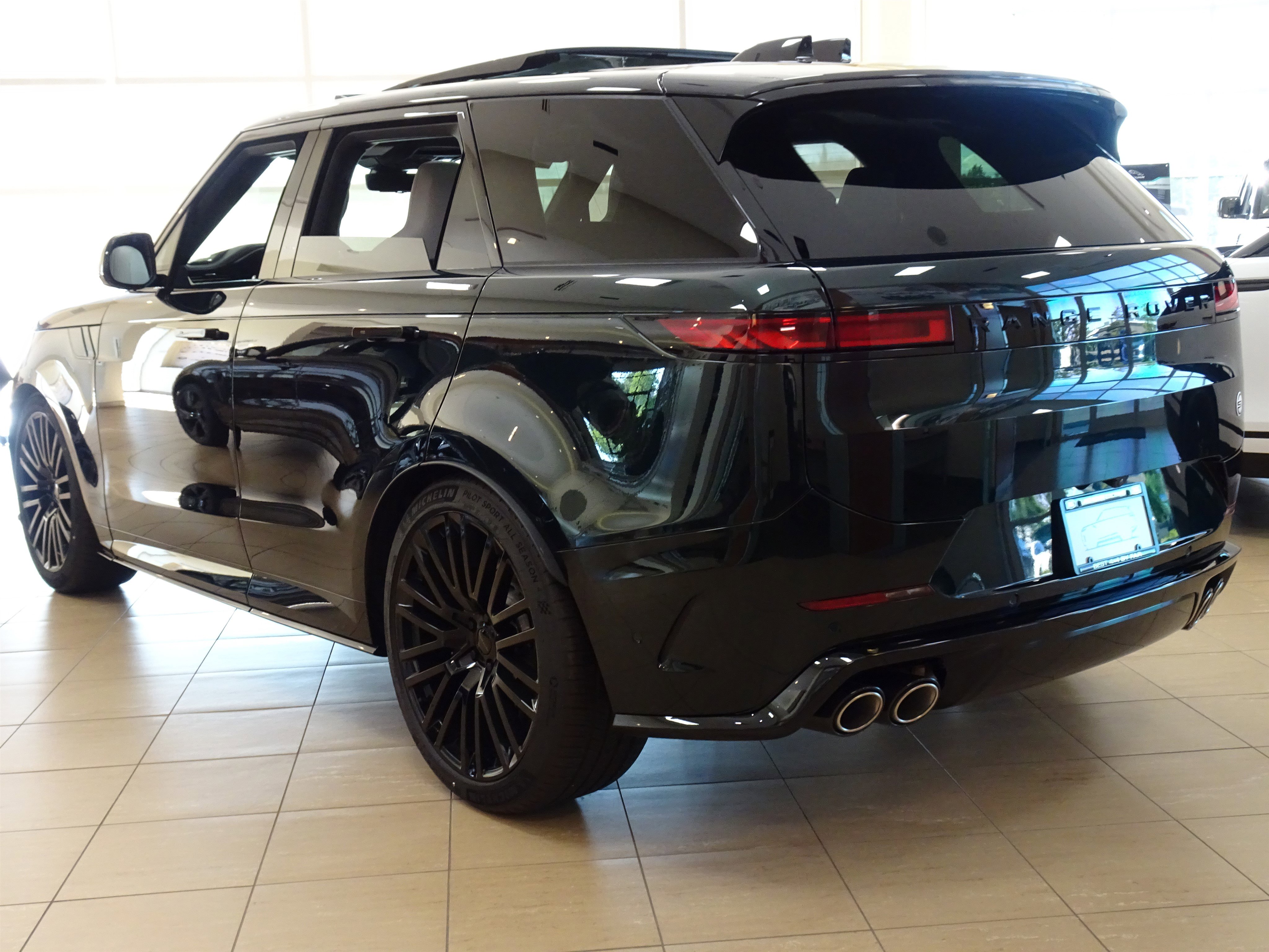 New 2026 Land Rover Range Rover Sport SV Carbon AWD/4WD image 8