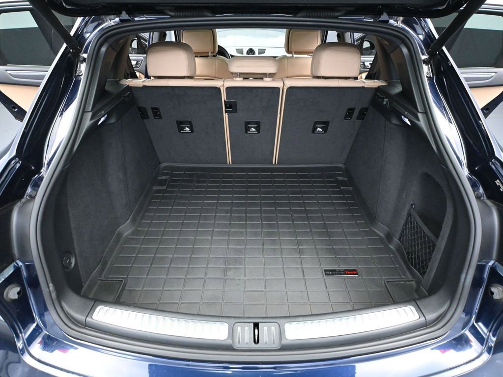 Used 2022 Porsche Macan Base image 44