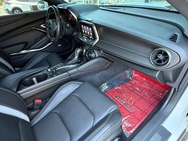 Used 2021 Chevrolet Camaro SS RWD image 17
