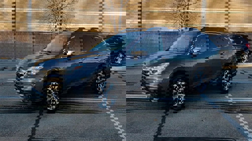 Used 2020 Subaru Outback Touring image 4