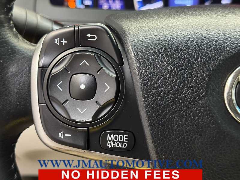 Used 2013 Toyota Camry XLE w/ Convenience Pkg FWD image 39