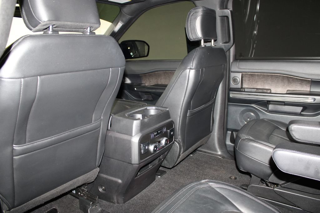 Used 2019 Ford Expedition Limited w/ Equipment Group 301A RWD image 18
