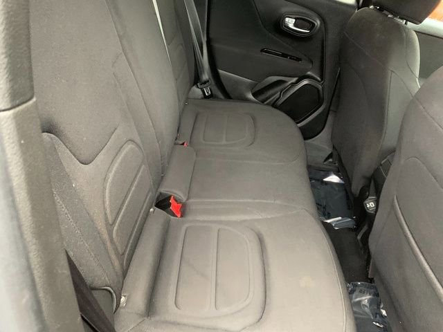 Used 2020 Jeep Renegade Latitude w/ Cold Weather Group AWD/4WD image 15