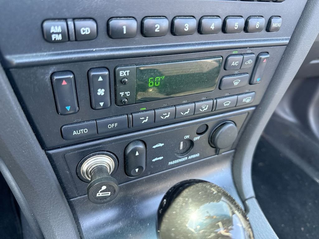 Used 2002 Ford Thunderbird image 12